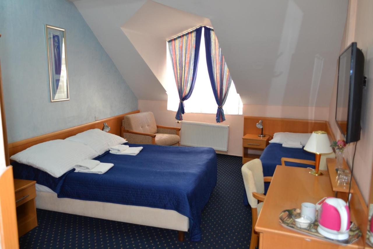 Aladin Praha Hotel Exterior photo