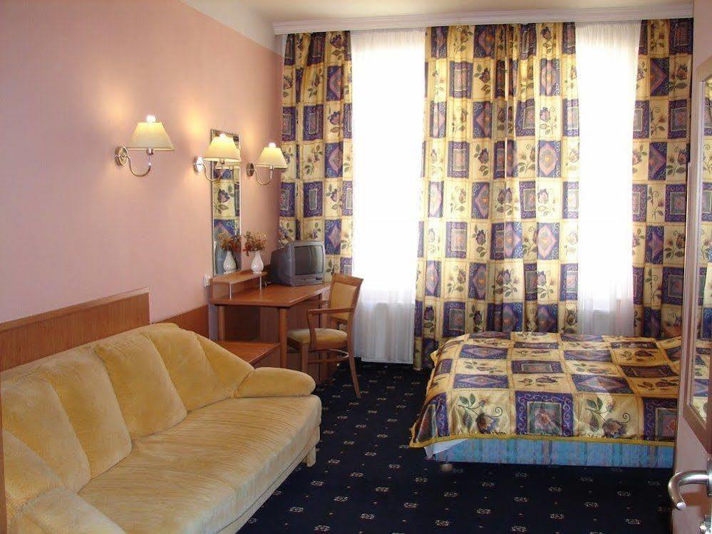 Aladin Praha Hotel Exterior photo
